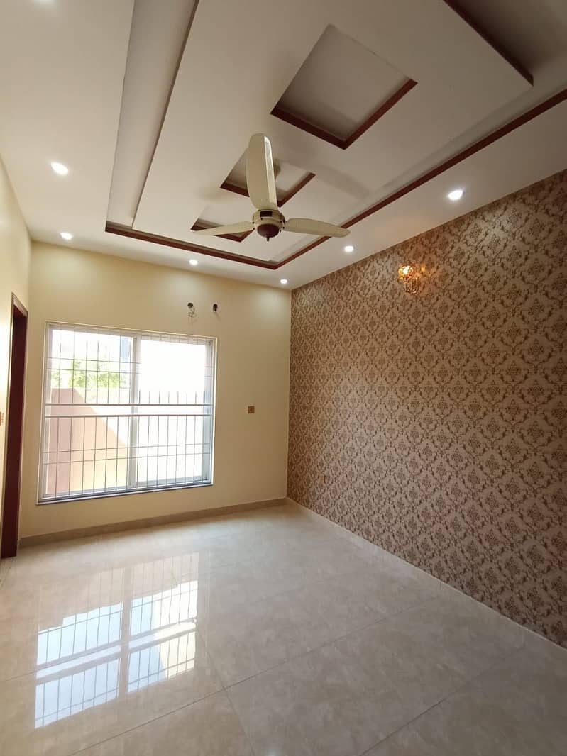 DHA RAHBAR 8 MARLA GOOD LOCATION DIRECT OWNER BEAUTIFUL HOUSE IS UP FOR SALE 4