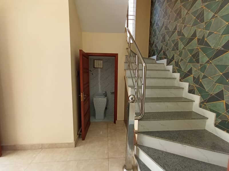 DHA RAHBAR 8 MARLA GOOD LOCATION DIRECT OWNER BEAUTIFUL HOUSE IS UP FOR SALE 5