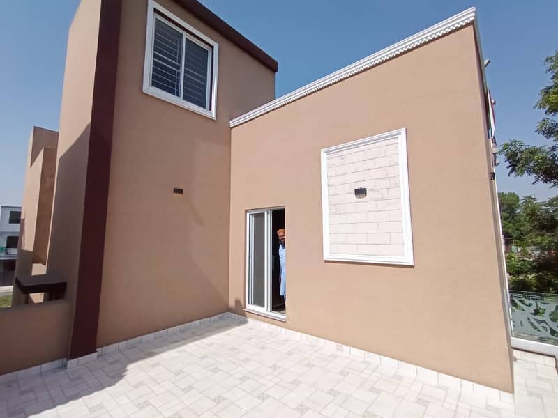 DHA RAHBAR 8 MARLA GOOD LOCATION DIRECT OWNER BEAUTIFUL HOUSE IS UP FOR SALE 8