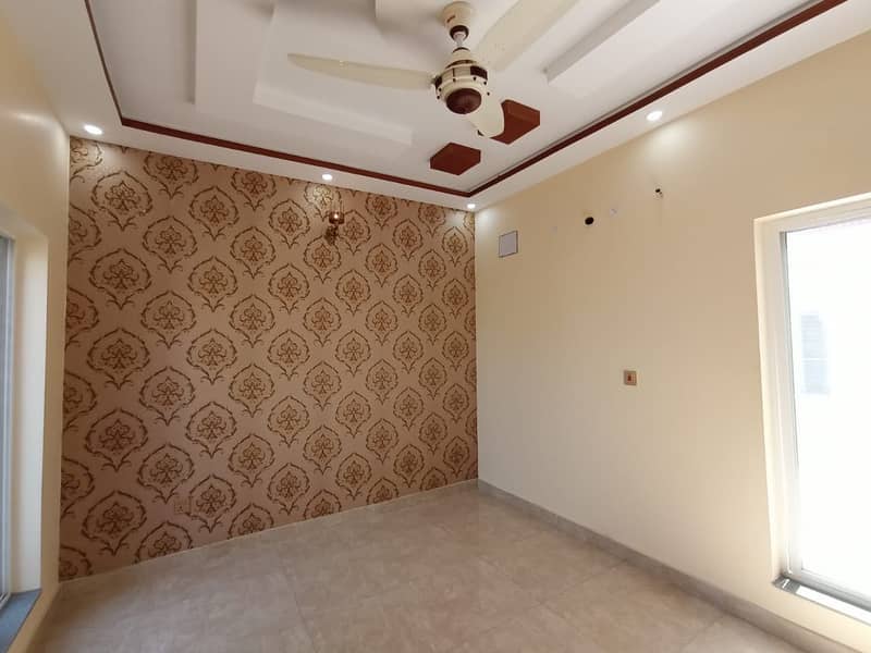 DHA RAHBAR 8 MARLA GOOD LOCATION DIRECT OWNER BEAUTIFUL HOUSE IS UP FOR SALE 9