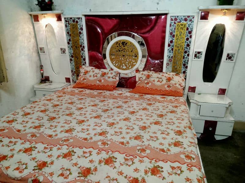 King size bed with matress, dressing and devider 2