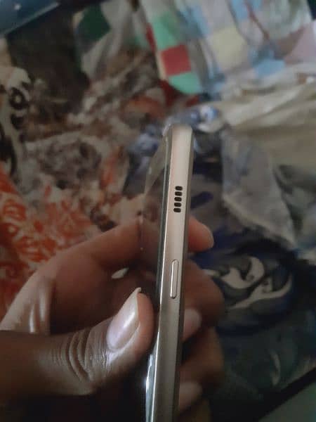 samsung  a3 10/10 condition with charging pin 9