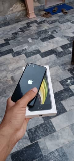 Iphone se 2020 with box 10/10