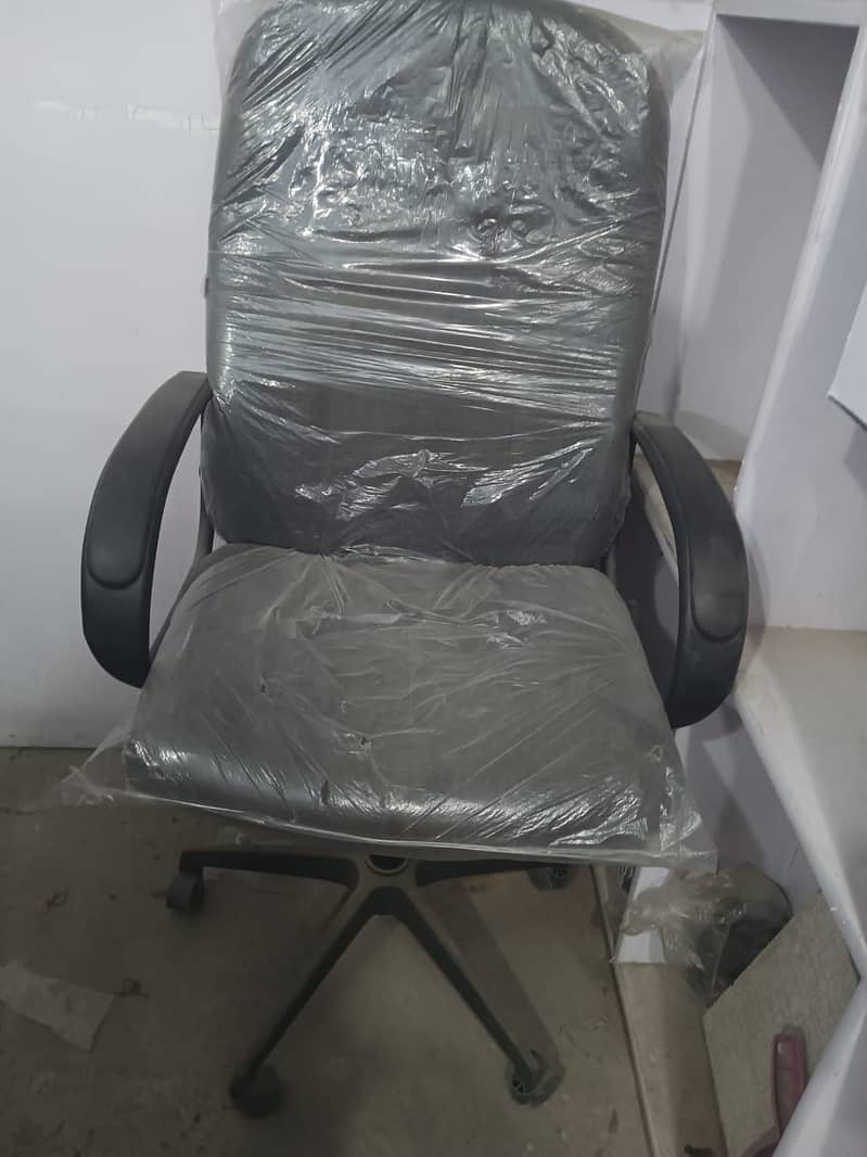Revolving Chair (0303-2984400) 0