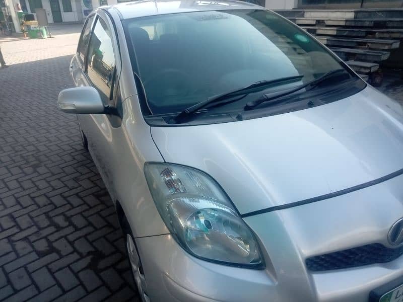 Toyota vitz 8/12 in Outstanding Condition 2