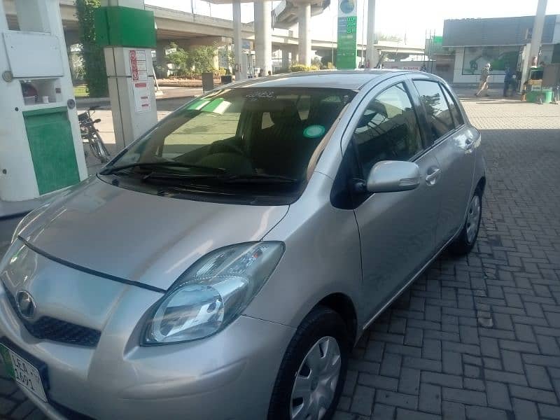 Toyota vitz 8/12 in Outstanding Condition 4