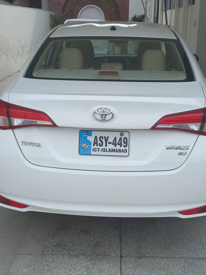 Only 6100Km Driven White Islamabad Number Yaris Gli. in Bahawalpur 2
