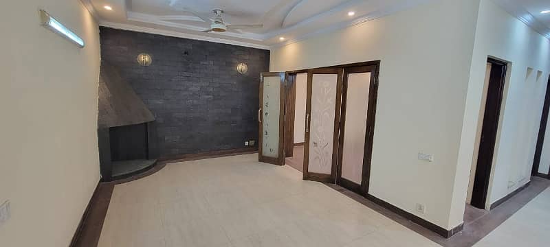 10 Marla Used House For Sale In Shaheen Block Sector B Bahria Town Lahore 6