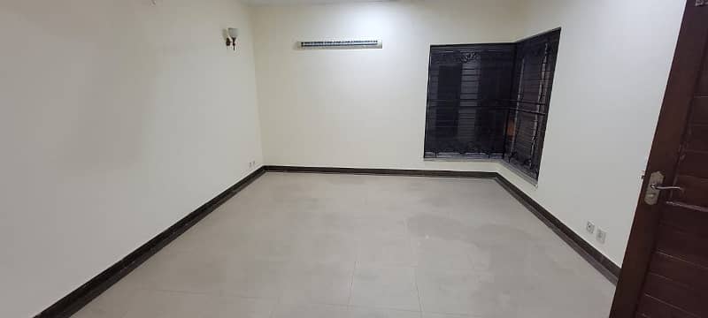 10 Marla Used House For Sale In Shaheen Block Sector B Bahria Town Lahore 9