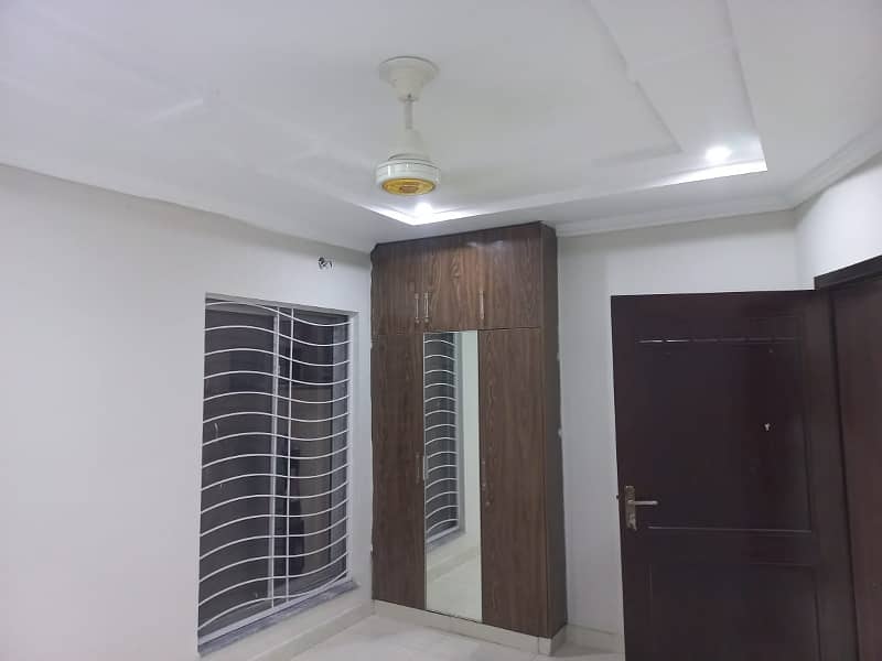 10 Marla Used House For Sale In Shaheen Block Sector B Bahria Town Lahore 20