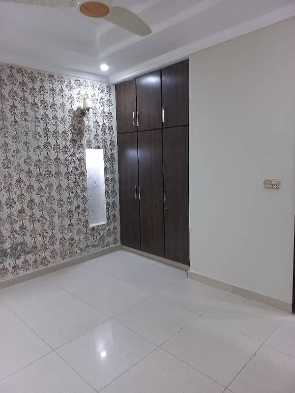 10 Marla Used House For Sale In Shaheen Block Sector B Bahria Town Lahore 31