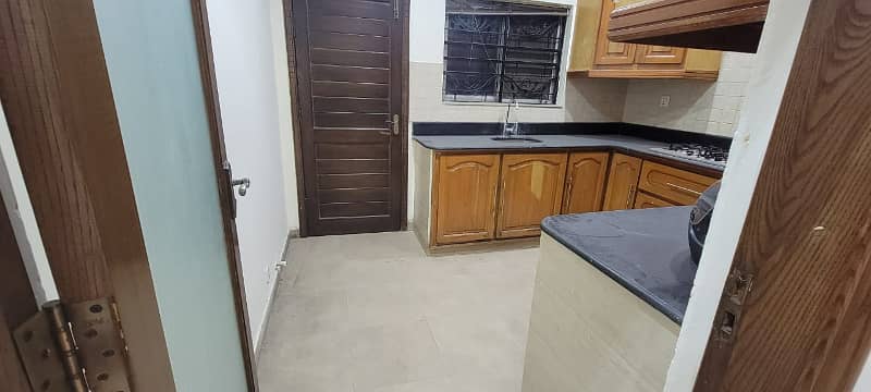 10 Marla Used House For Sale In Shaheen Block Sector B Bahria Town Lahore 41