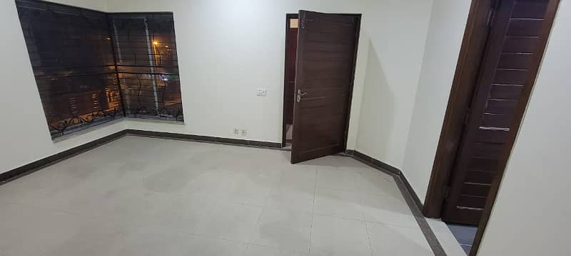 10 Marla Used House For Sale In Shaheen Block Sector B Bahria Town Lahore 45