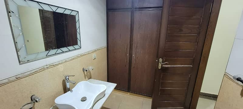 10 Marla Used House For Sale In Shaheen Block Sector B Bahria Town Lahore 46