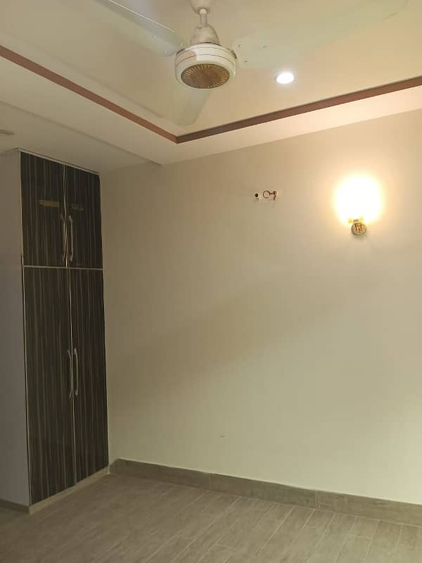 5 Marla Used House For Sale In Block BB Sector D Bahria Town Lahore 9