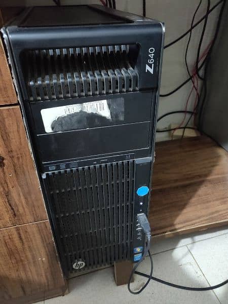 Hp Z640 workstation PC with LED and keyboard mouse 3