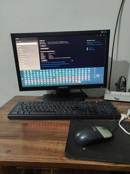 Hp Z640 workstation PC with LED and keyboard mouse 5