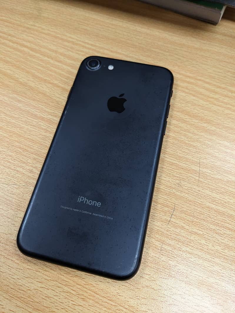 iPhone 7 | 128 GB | PTA Approved 4