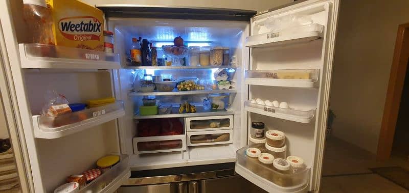 Sharp fridge n freezer 4 doors 2
