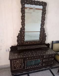 dressing table like new for sale