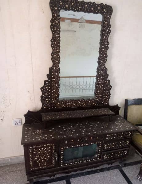dressing table like new for sale 0