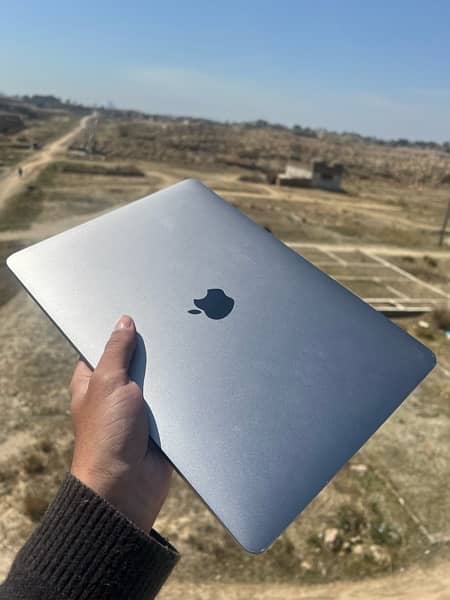 MacBook Pro 2018 13inch 3