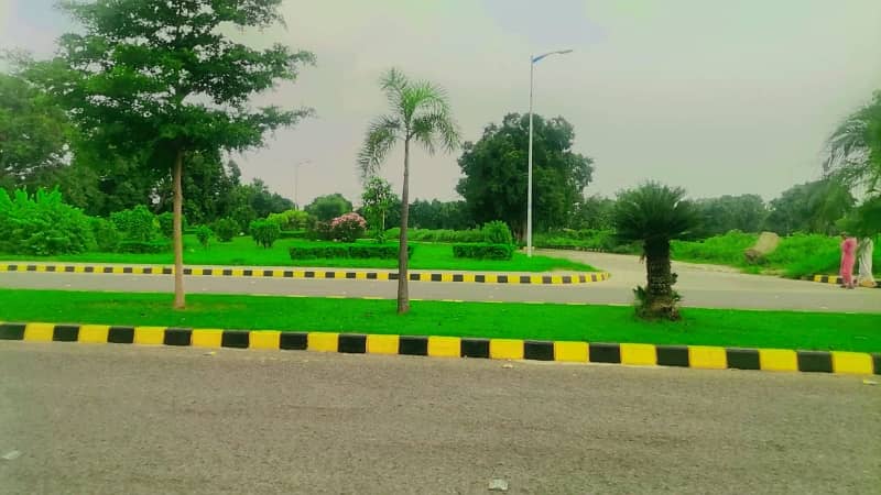 9Marla Plot For Sale At Bankers Avenue Co Operative Society 0