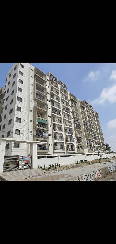 Buy your ideal 1000 Square Feet Flat in a prime location of Karachi 1