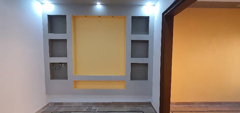 120 SQ YARDS FULLY RENOVATED HOUSE JUST LIKE BRAND NEW AVAILBLE FOR SELL IN GULSHAN E MAYMAR SECTOR Z6,NEAR MOHSIN FOODS,GATE NO 2 MAYMAR 7