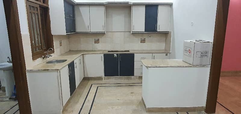 120 SQ YARDS FULLY RENOVATED HOUSE JUST LIKE BRAND NEW AVAILBLE FOR SELL IN GULSHAN E MAYMAR SECTOR Z6,NEAR MOHSIN FOODS,GATE NO 2 MAYMAR 16