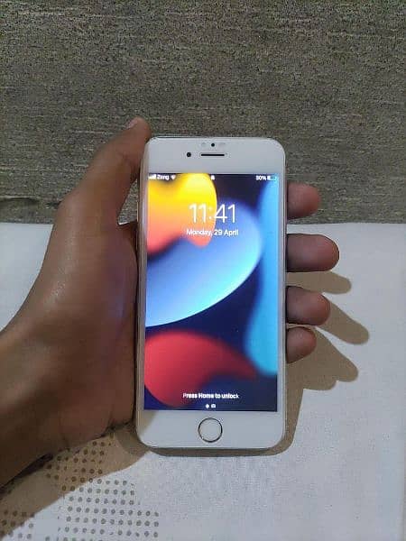 iphone 6s 10/10 condition 0
