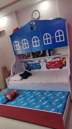 selling this kidos double bed