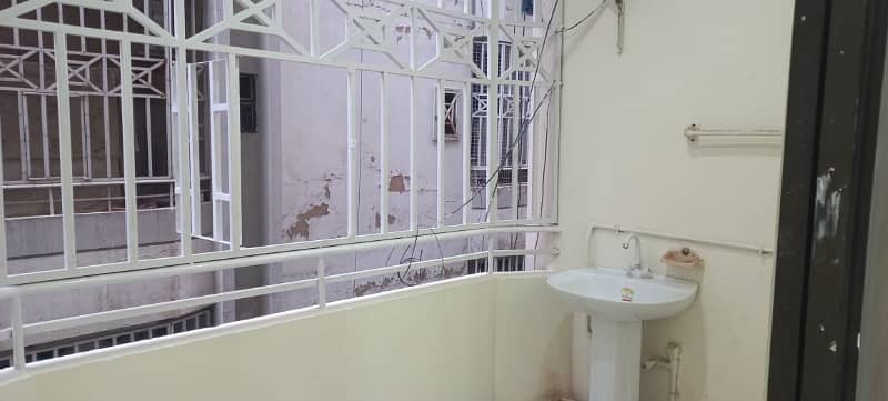 Reserve A Centrally Located Flat In Gulistan-E-Jauhar - Block 15 6