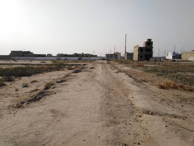 Pir Ahmed Zaman Town - Block 2 Commercial Plot Sized 88 Square Yards Is Available 1