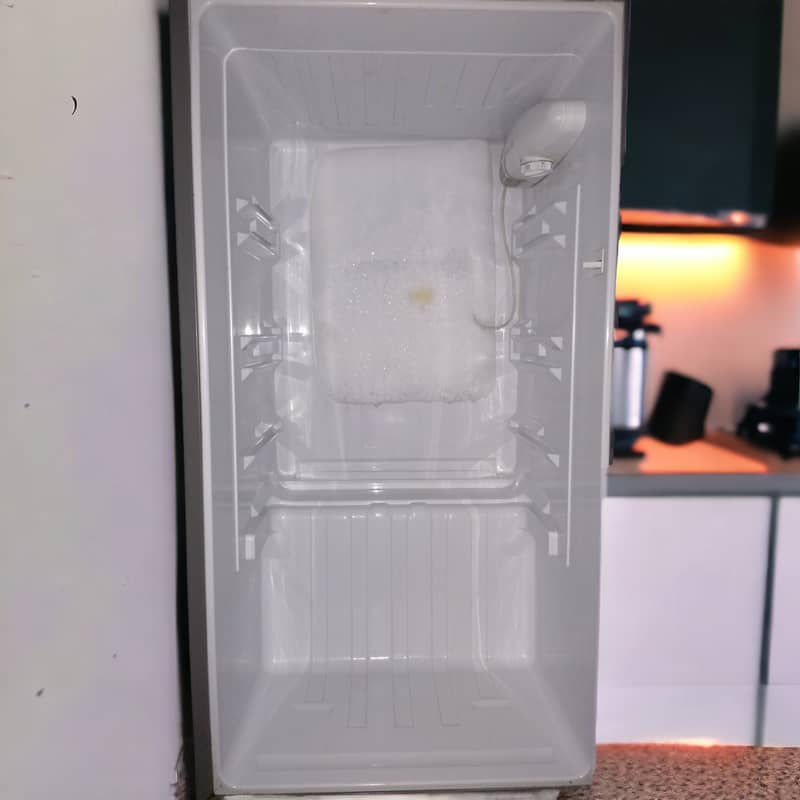 Used Haier Refrigerator/Fridge HRF-195 for Sale in Lahore 2