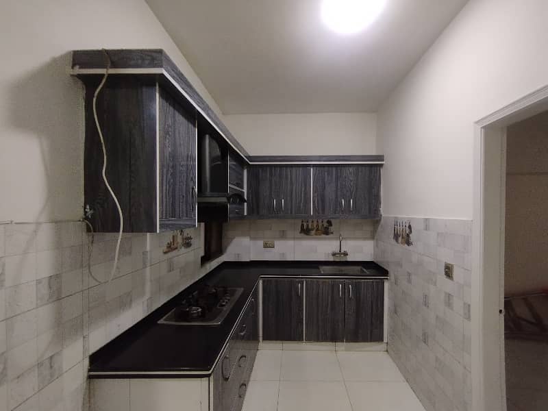 2 Bed DD Brand New Apartment with Lift 5
