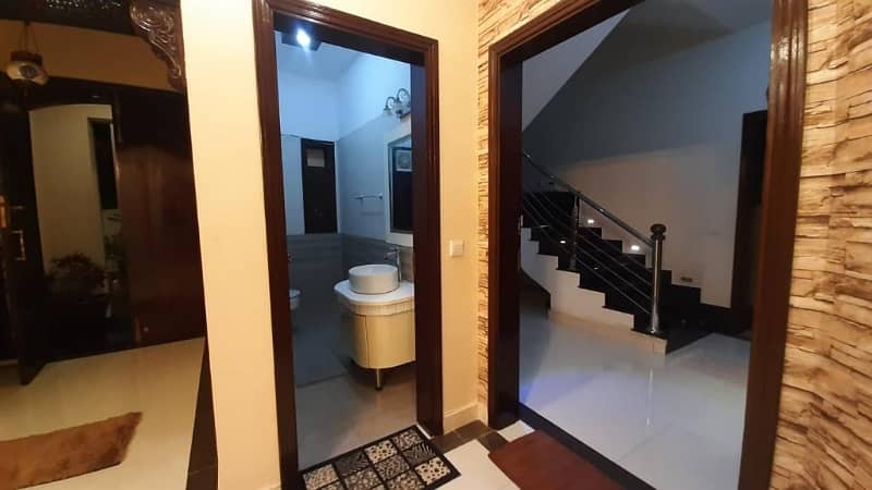 Prime Location House For Grabs In 500 Square Yards Karachi 4