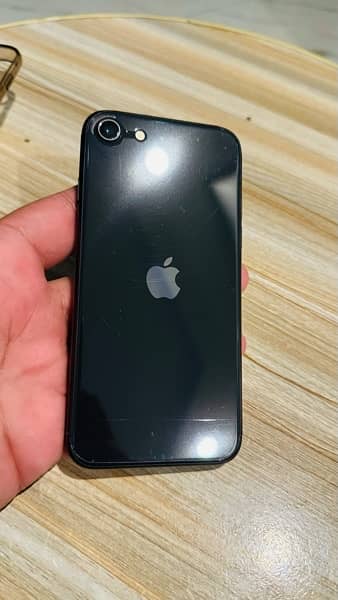 iPhone SE 2020 3