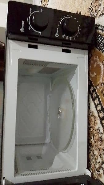 For sale slightly used like new condition Haier microwave Oven 4