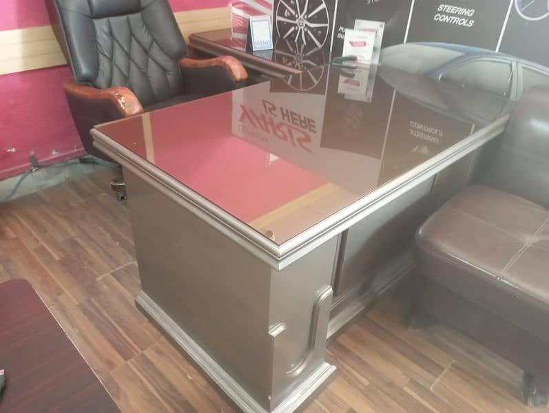 Bulk office furniture available 3