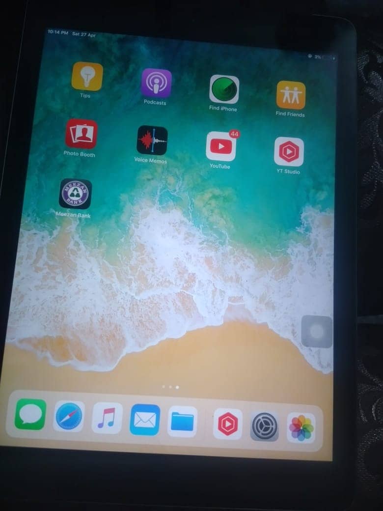 Ipad Air in good condition 1