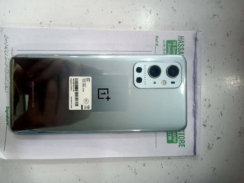 condition 10/10 OnePlus 9 pro t mobile single sim one hand used 2