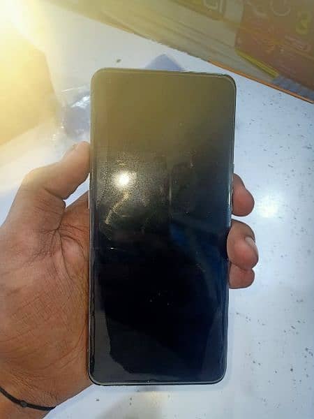 condition 10/10 OnePlus 9 pro t mobile single sim one hand used 5