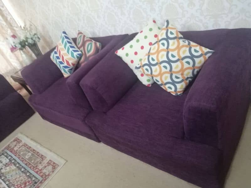 7 seater sofa set in excellent condition 9