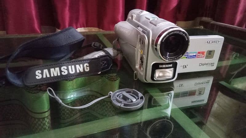 Samsung Digital Camcorder VP-D105i 2
