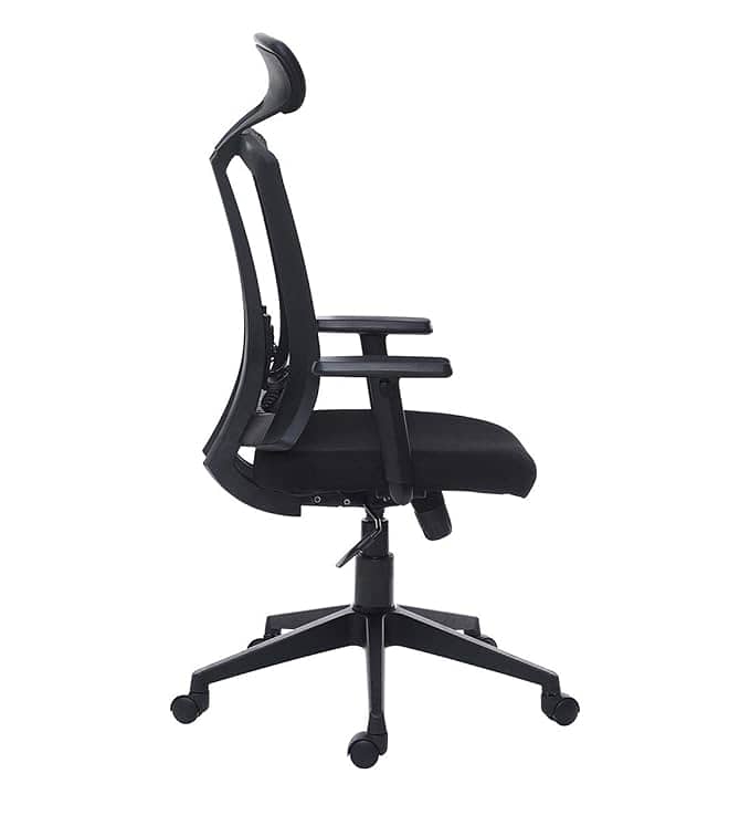 Revolving office chair/ Executive Revolving Chair / Gaming Chair 1