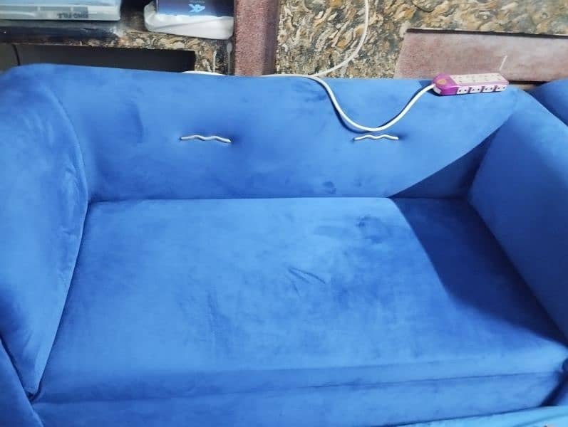 7 seater sofa with excellent condition 2