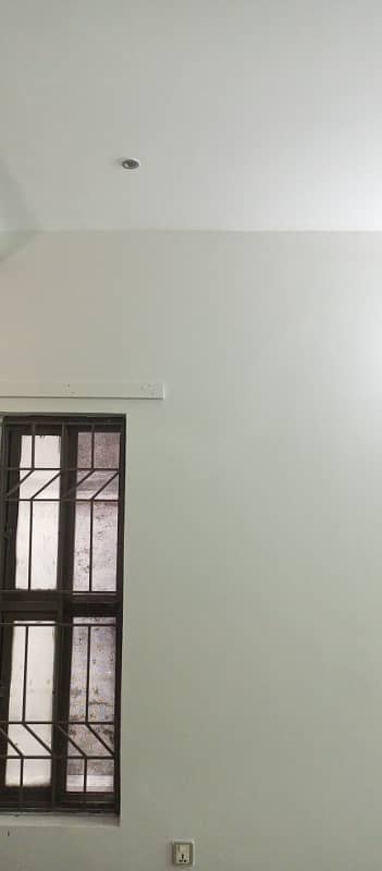 Upper portion for rent in GULSHAN abad near tu market filter and mosque 1