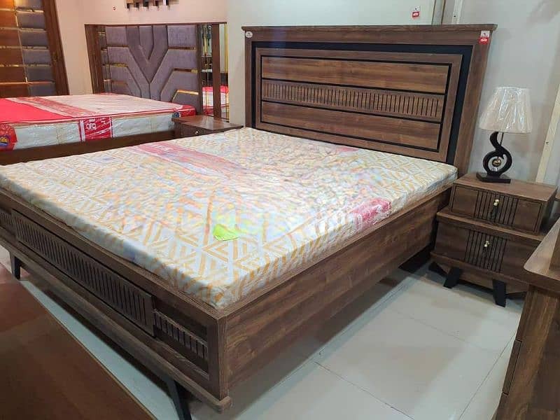bed set / king size bed / queen bed /wooden bed set / double bed 0