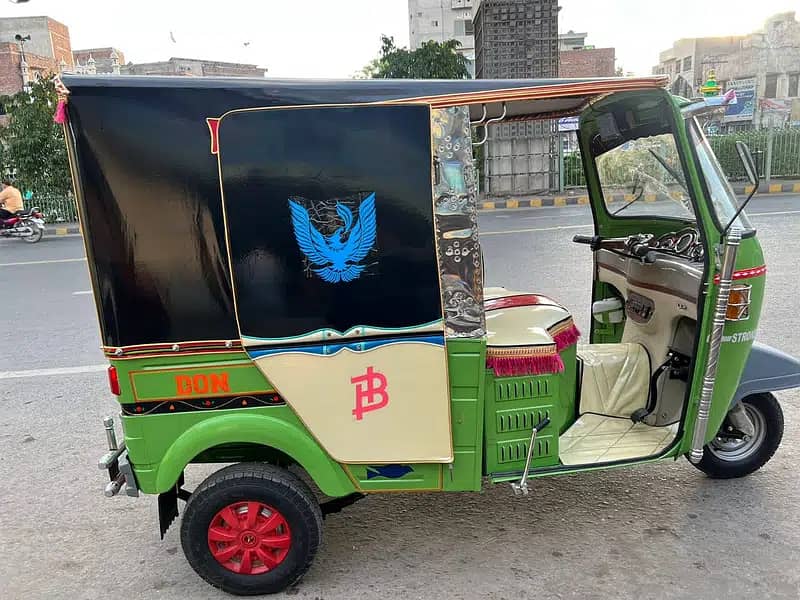 New asia double shak 6 seater auto rickshaw 6